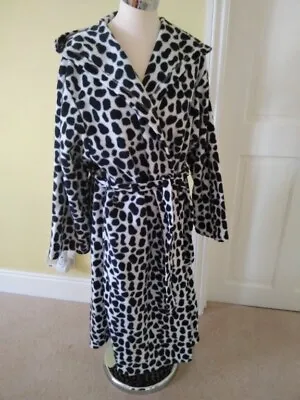 Ladies Black/White Fleece Long Lounging Robe With Hood/Dressing Gown Size 16-18 • £9.99