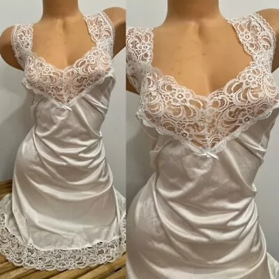 VINTAGE SILKY WHITE LOTS OF LACE SLIP DRESS LINGERIE Sz 40 • $5.50