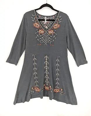 Monoreno Women's Size Medium Gray Boho Embroidered Fit & Flare Hi-lo Dress • $19.99