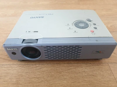 £25 • Buy Sanyo Pro XtraX Multiserve Projector PLC-XU41 SPARES OR REPAIRS