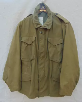 U.S. Vietnam Era M65 OG-107 Size Medium Field Jacket Good Cond. Free Shipping • $41.99