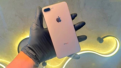 $240 • Buy Apple IPhone 8 Plus **GOLD **Unlock***AU Stock**Touch**AV7