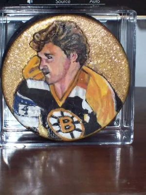 Bobby Orr Hand Painted Hockey Puck  /also Bruins Logo.w/plastic Case Holder. • $130