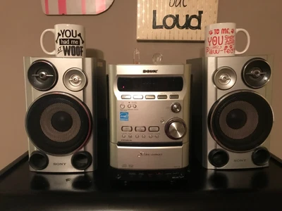 $200 • Buy Radio Am Fm Sony, Silver, With Speakers 