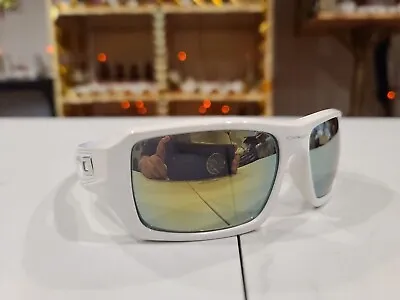 Oakley Sunglasses White Frame Chrome Lenses? • $62.99