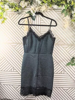 ZARA WB Women's Green Mini Dress Lace Trim Pattern Size Medium • $15