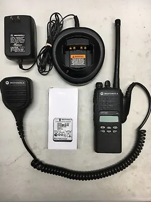 MOTOROLA HT1250 VHF 136-174MHz 128ch Radio AAH25KDF9AA5AN W/ Mic And NEW Battery • $300