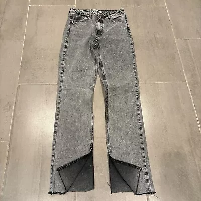 Zara Jeans Women’s Size 6 Gray Split Raw Hem Washed • $20