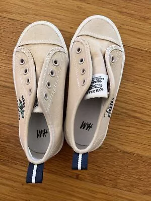 H&M Beige Dinosaur Canvas Sneakers Shoes Boys 9 • $8