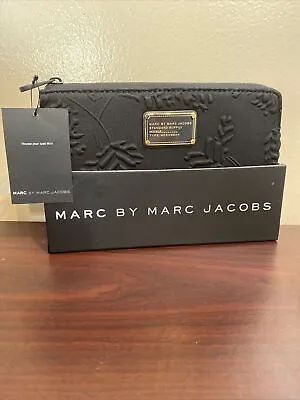 MARC JACOBS STANDARD SUPPLY  MINI BAG #BLACK CASE  Size: 1SZ - NEW  • $26.85