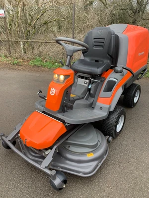 £5595 • Buy Husqvarna RC318T 2WD Ride On Lawnmower 112cm Deck / Mulch Or Collect 2020