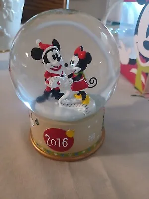 Disney Store Mickey And Minnie Christmas Snow Globe - 2016  • $15.99