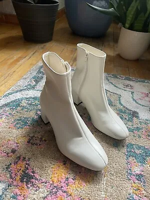 $45 • Buy Zara White Zip-Up Ankle Boots Size US 8 EU 39