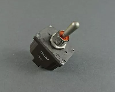Toggle Switch 8511K7 SPST Single-Throw Momentary Cutler Hammer 28 VAC • $14.99