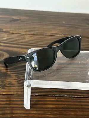 Ray-Ban New Wayfarer RB2132-622 Unisex Black Frame With Green Lens Sunglasses • $59.99