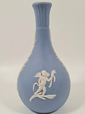 Wedgewood Bud Vase. Vintage. 5  Tall.Jasperware. Excellent Condition.  • £14.99