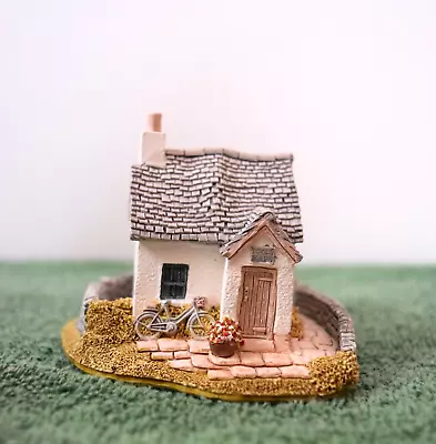 Lilliput Lane  St. Columba's School  In Excellent Condition With Deed. Signed. • £0