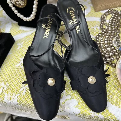 VINTAGE! Chanel Camelia Flower Pearl Slingback Heels Size 38 • $425