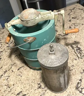 1923 Antique White Mountain Freezer Ice Cream Maker 2 Quart Hand Crank • $139.99