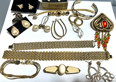 Vintage Jewelry Lot Wearable Goldtone 16 Pieces Earrings Brooch Avon Monet • $63.20