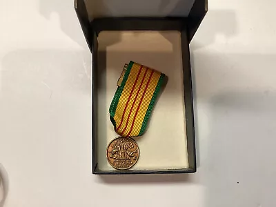 US Vietnam War Air Force Medal GREAT SHAPE! • $25