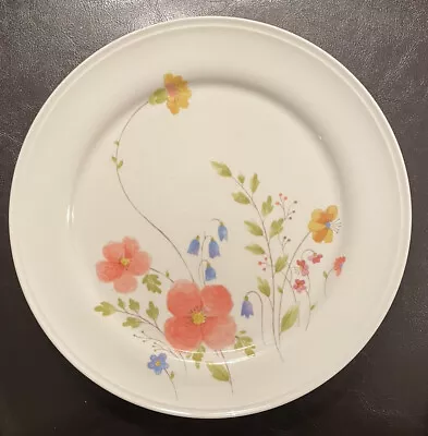 Mikasa “Just Flowers” 4 Dinner Plates • $24.95