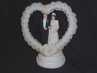 Vintage 1947 Chalkware Bride & Groom Wedding Cake Topper Wire Heart And Lace • $15