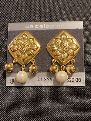 Vintage LIZ CLAIBORNE Gold-tone SUNFLOWER DESIGN DANGLE Clip-on EARRINGS W/CARD • $18