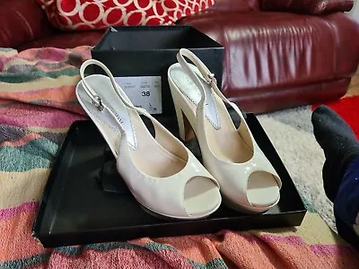 £50 • Buy Ladies Armani Shoes Size 8