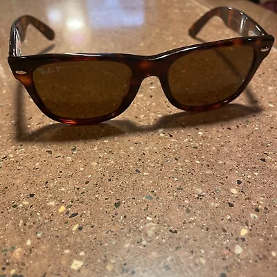 Ray-Ban RB2113-909 Wayfarer Brown Tortoise Frame With Green Lens Sunglasses • $48