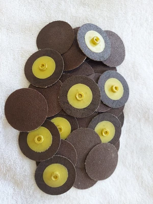 $15 • Buy Lot Of 30 3M 2  Sanding Discs
