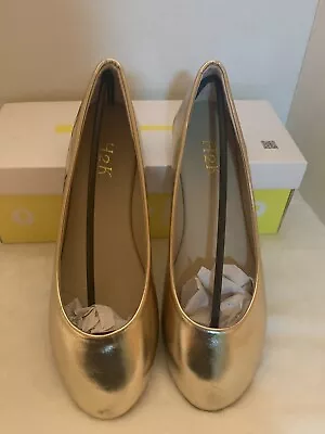 H2K Women's Muse Gold Slip-on Flats Shoes Size: 6 New • $25