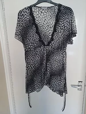 £5 • Buy Per Una M&S Size M Black White Back Tie V Neck Semi Sheer Kaftan Blouse Top 18