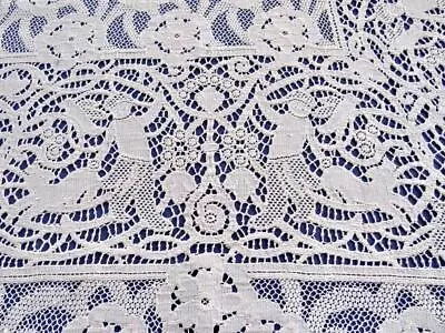 Antique Cream Cotton Figural  Point De Venise  Machine Lace Tablecloth 70x90  • $39.99