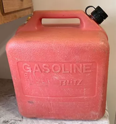 Vintage BLITZ 6 Gallon Gas Can  Big Sixer  Red Poly Rear Vented Model 11840 Look • $28.95