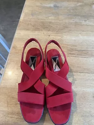 Mootsies Tootsies Womens Red Sandals Size 10 M Stretchy Cross Straps Flats • $28.99