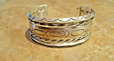 SUBSTANTIAL Vintage Navajo Carinated Sterling Silver STAMPED DESIGN Bracelet • $169