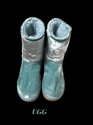 UGG Green Velvet Classic Short Boots Women’s Size 9 • $50