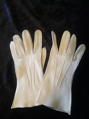 Vintage Ladies Deerskin Leather Gloves 7.5 • $14.99