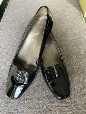 £12 • Buy Equity Ladies Shoes Size 4 - Black Patent