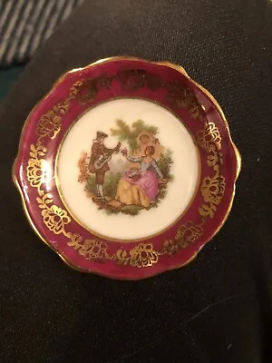 La Reine Limoges Burgundy Porcelain Miniature Plate Romantic Scene VGC • £5