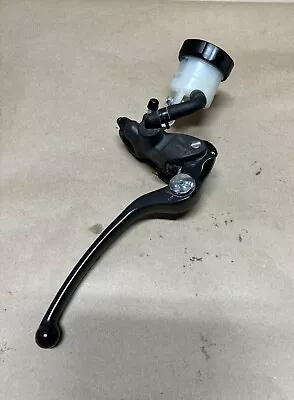 2018 11-22 SUZUKI GSXR600 GSXR750 OEM FRONT BRAKE MASTER CYLINDER Good #0181 • $89.99