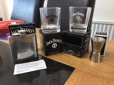 JACK DANIELS GIFT SET 2 X OLD NO7  GLASSES 1 X150th MEASURE & 1 X 6oz HIP FLASK  • £32.99