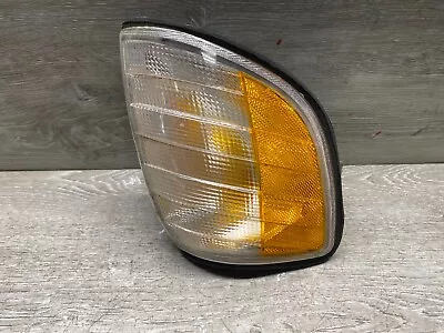 Mercedes Benz W140 S Class 1994-1999 Front Left Driver Turn Signal Corner Light • $51