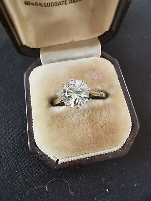 9ct Gold Solítaire Cubic Zirconia Ring • £50
