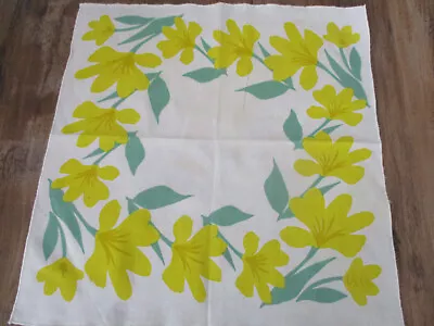 Vintage 1960s Vera Yellow & Green Daffodil Floral Linen Dinner Napkin 16  SQ • $9.99