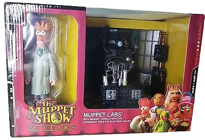 The Muppet Show 25 Years Muppet Labs Series 1 Playset NiB Beaker 2002 Figurine. • $75