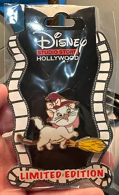 Disney Pin Marie Cat On Broom Dssh Halloween The Aristocats • $22.49