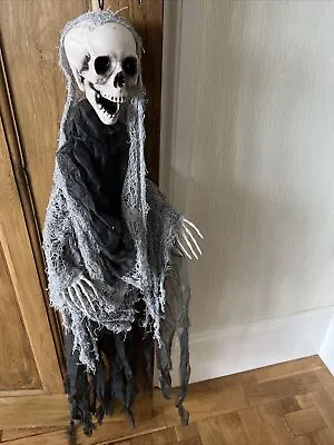 Creepy Halloween Hanging Skull Ghoul Moving Noises • £14.99
