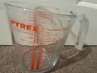 £3 • Buy Vintage Pyrex Clear Glass 1/2 Litre Measuring Jug